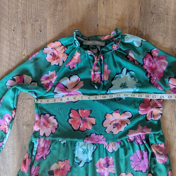 Green Floral Tie-Neck Women’s Dress - Picture 7 of 11